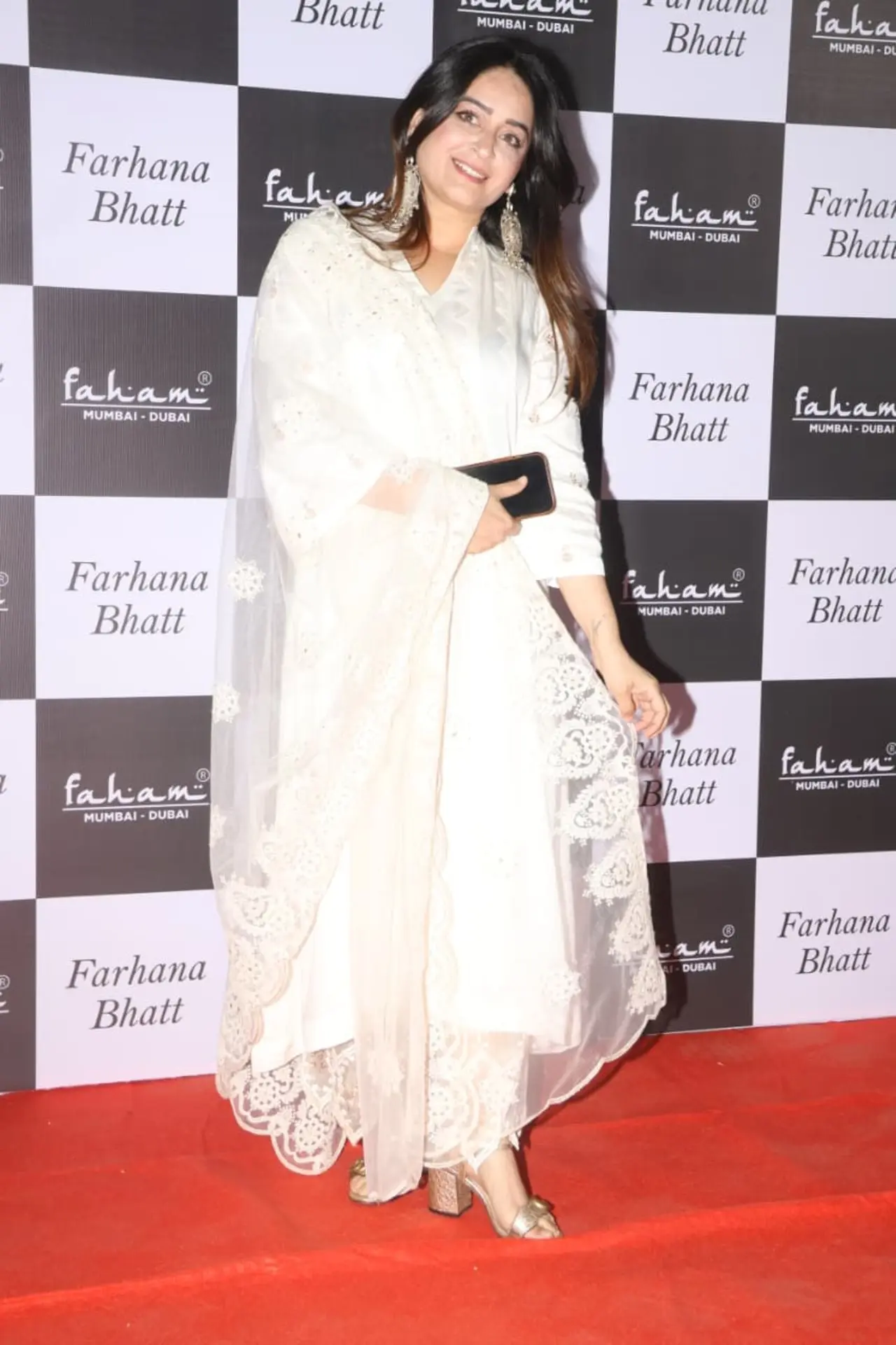 Mahhi Vij attended Farrhana Bhat’s iftar party in an elegant traditional look. The actress wore a graceful white anarkali suit paired with a matching dupatta.